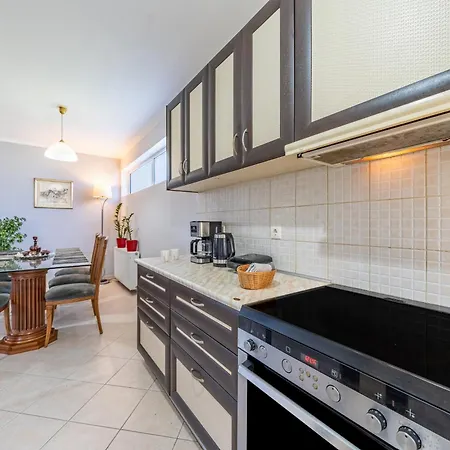 Starry Sky Luxury 4 Apartment